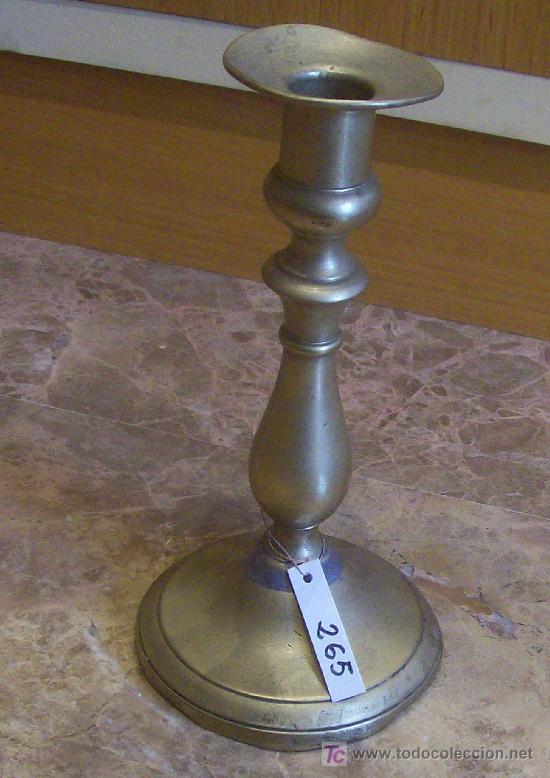 Antig&uuml;edades: ANTIGUO CANDELABRO DE LATON - Foto 1