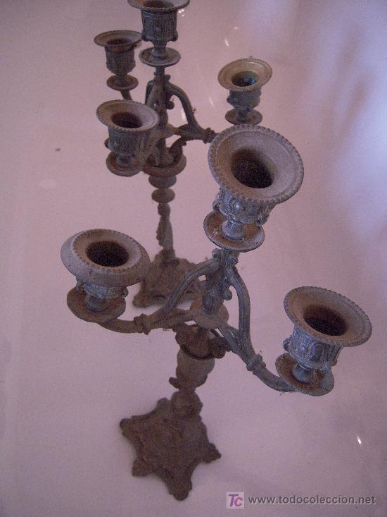 Antig&uuml;edades: 2 CANDELABROS  DE 4 VELAS.  EN FUNDICI&Oacute;N. 1800. - Foto 2