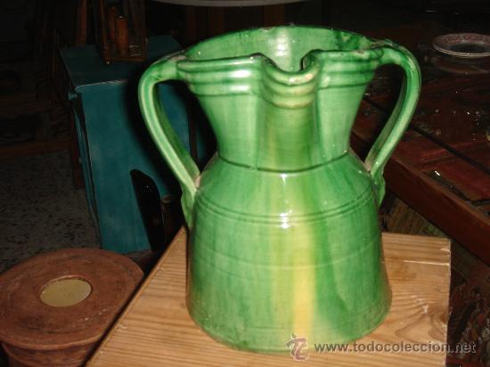 Antig&uuml;edades: GRAN JARRA DE TITO &Uacute;BEDA (JA&Eacute;N). FIRMADA. ALTURA: 25.5 CMS.