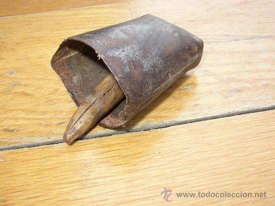 Antig&uuml;edades: Peque&ntilde;o cencerro para el ganado - Foto 1