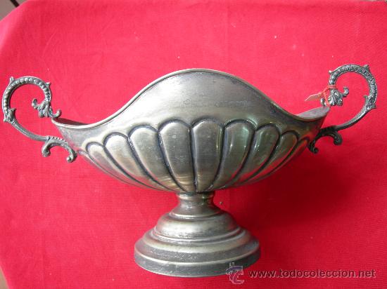 Antig&uuml;edades: ANTIGUO CENTRO DE MESA DE METAL PLATEADO - Foto 1