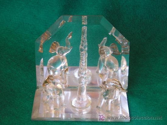 Antiguidades: **PRECIOSO ADORNO PARA DECORACION, DE CRISTAL DE DOS ELEFANTES DELANTE DE UN ESPEJO**