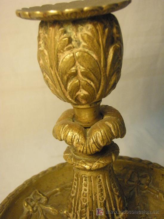 Antig&uuml;edades: CANDELERO ANTIGUO DE FUNDICION DE BRONCE - Foto 4