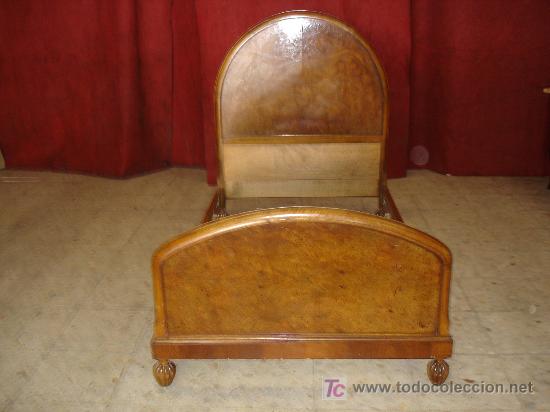 Antig&uuml;edades: CAMA EN MADERA DE RAIZ - Foto 5