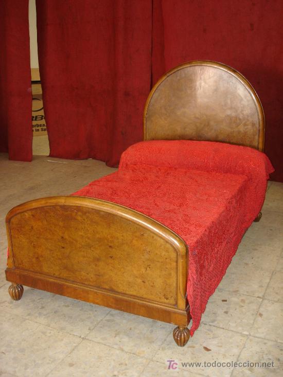 Antig&uuml;edades: CAMA EN MADERA DE RAIZ - Foto 2