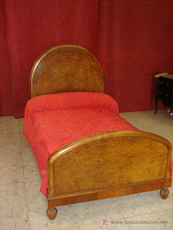 Antig&uuml;edades: CAMA EN MADERA DE RAIZ - Foto 3