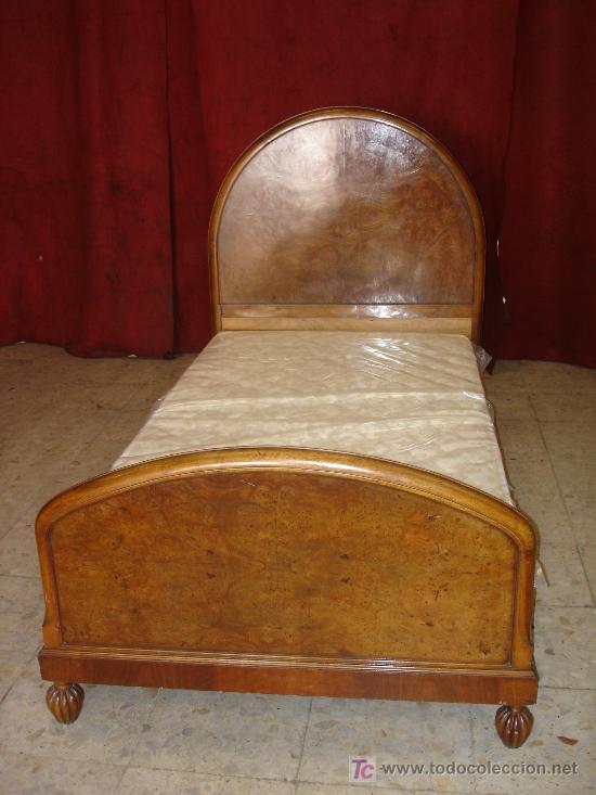 Antig&uuml;edades: CAMA EN MADERA DE RAIZ - Foto 4
