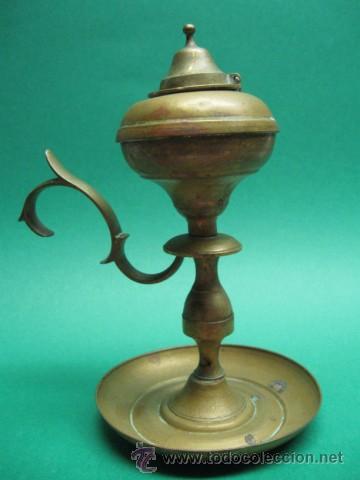 Antiques: ANTIGUA LAMPARITA DE ACEITE EN BRONCE O LATON. DE MANO. MIDE 19 X 11 CM.