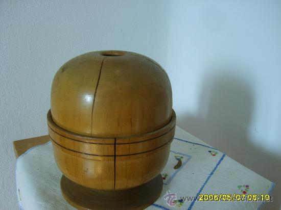 Antig&uuml;edades: Caja de madera para los ovillos - Foto 1