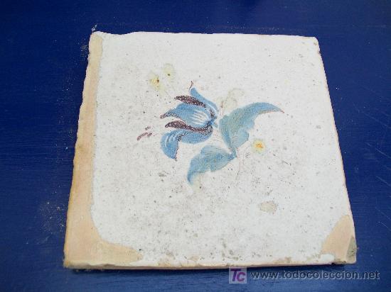 Antig&uuml;edades: Azulejo la flor . Alcora - Foto 1
