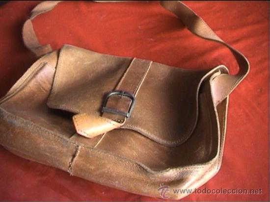 Antig&uuml;edades: BOLSO 32 X 25 CM PIEL - Foto 1