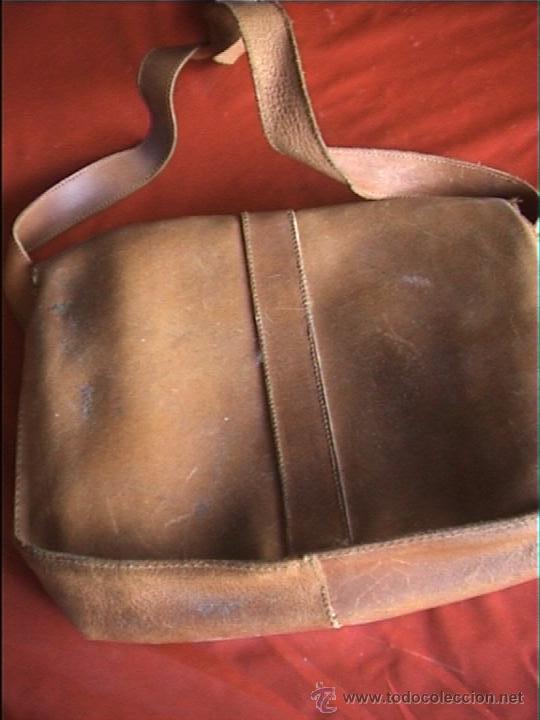 Antig&uuml;edades: BOLSO 32 X 25 CM PIEL - Foto 3