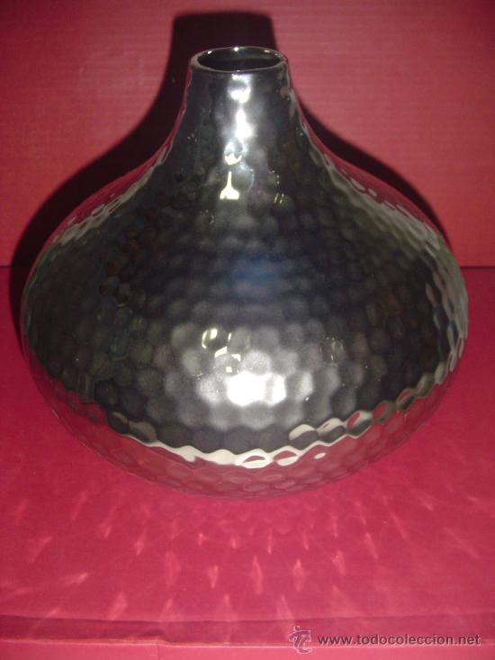 Antig&uuml;edades: Jarr&oacute;n decorativo con reflejo plateado. - Foto 1
