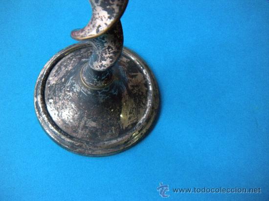 Antig&uuml;edades: CANDELERO EN METAL PLATEADO - Foto 3