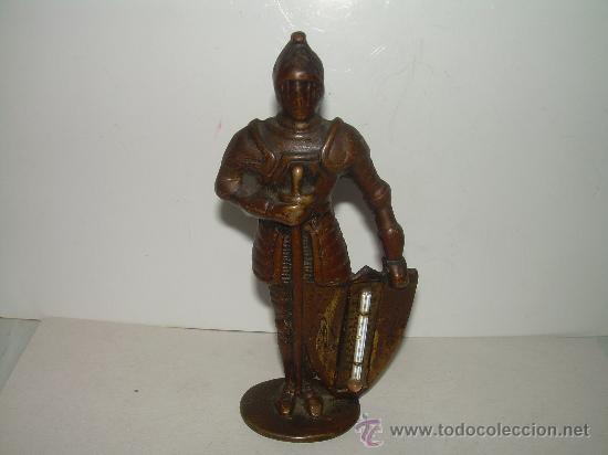 Antig&uuml;edades: ANTIGUO GUERRERO DE BRONCE CON TERMOMETRO. - Foto 2