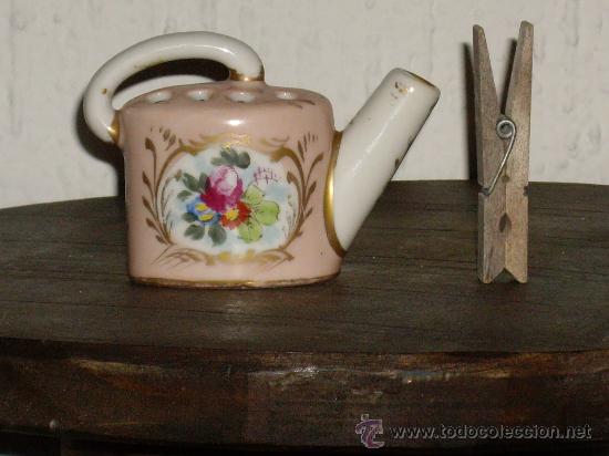 Antig&uuml;edades: REGADERA DE PORCELANA - Foto 1