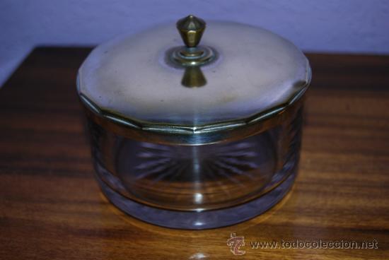 Antiguidades: ANTIGUO AZUCARERO DE CRISTAL TALLADO - TAPA DE METAL