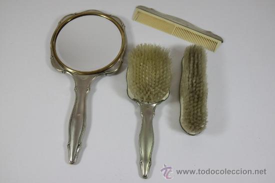 Antig&uuml;edades: Conjunto de tocador Alpaca. 1920-1930 - Foto 1