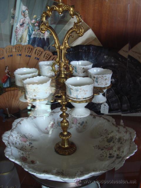 Antig&uuml;edades: ANTIGUO CENTRO DE PORCELANA  Y BRONCE - Foto 1