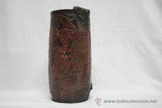 Antig&uuml;edades: JARR&Oacute;N CER&Aacute;MICO FIRMADO EN BASE. AUTOR: EMILIO BARRERO SOTO. SANTO&Ntilde;A (CANTABRIA).
