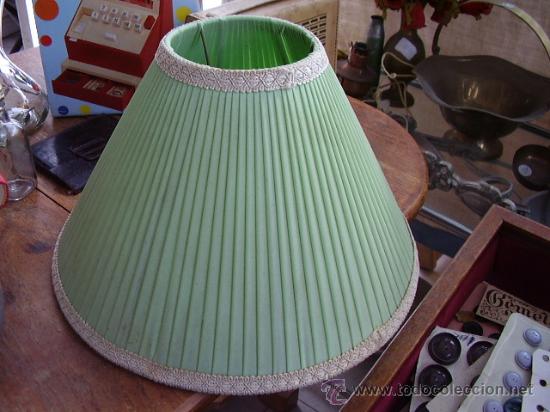 Antig&uuml;edades: Tulipa de tela verde - Foto 1