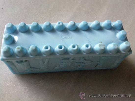 Antig&uuml;edades: Antiguo recipiente en opalina celeste con marca - Foto 3