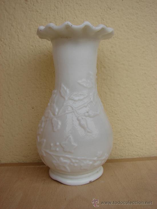 Antig&uuml;edades: JARRON O FLORERO ANTIGUO DE OPALINA. ISABELINO - Foto 1