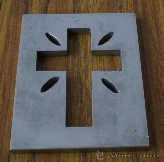 Antig&uuml;edades: CRUZ de metal - Foto 2