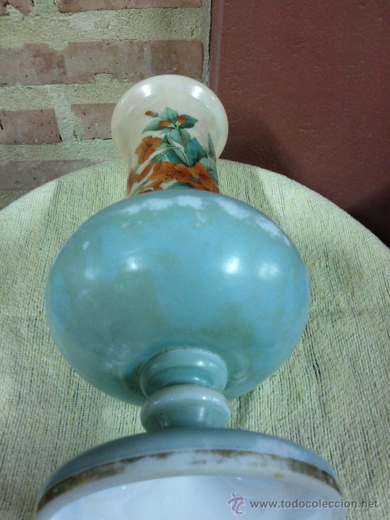 Antig&uuml;edades: Antiguo florero en opalina pintado a mano. - Foto 6