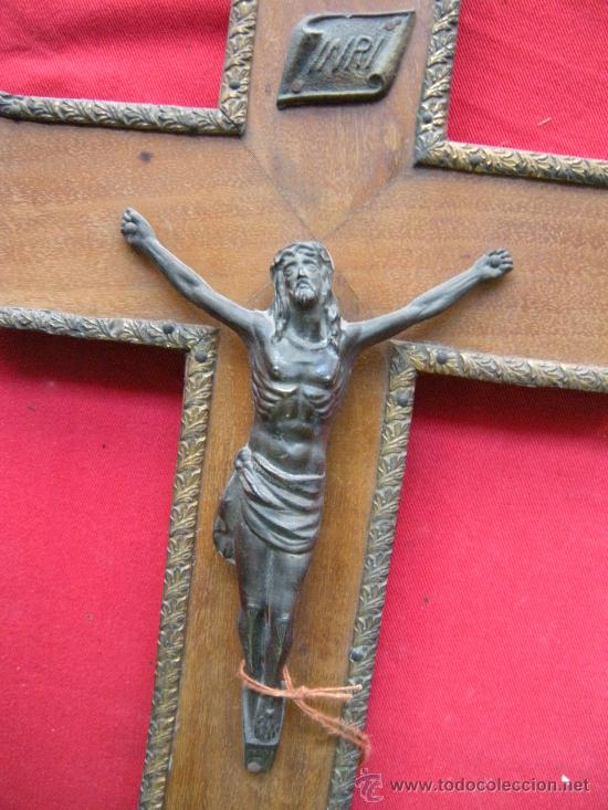 Antig&uuml;edades: ANTIGUO CRUCIFIJO EN BRONCE Y MADERA - Foto 4