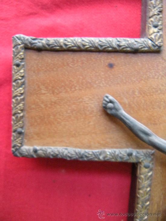 Antig&uuml;edades: ANTIGUO CRUCIFIJO EN BRONCE Y MADERA - Foto 3