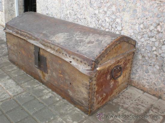 Antig&uuml;edades: arcon de madera y piel antiguo - Foto 3