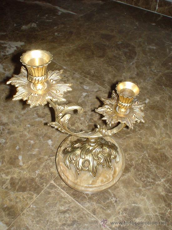 Antig&uuml;edades: CANDELABRO DORADO CON BASE DE M&Aacute;RMOL - Foto 1