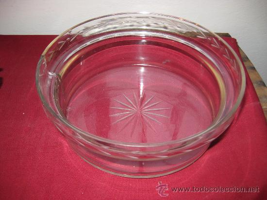 Antiguidades: BOL EN CRISTAL TALLADO ANTIGUO