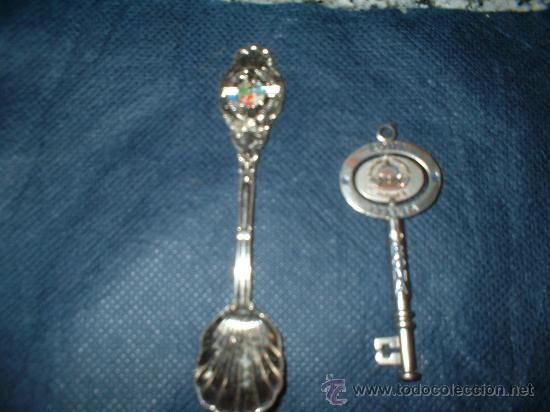 Antig&uuml;edades: cucharilla y llave - Foto 1