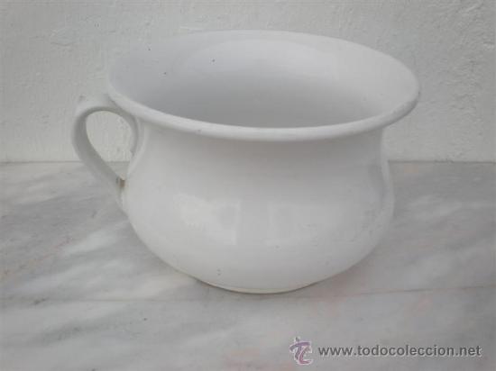 Antig&uuml;edades: orinal de ceramica blanca - Foto 1