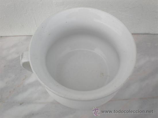 Antig&uuml;edades: orinal de ceramica blanca - Foto 2