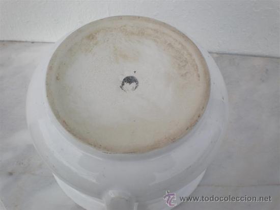Antig&uuml;edades: orinal de ceramica blanca - Foto 3
