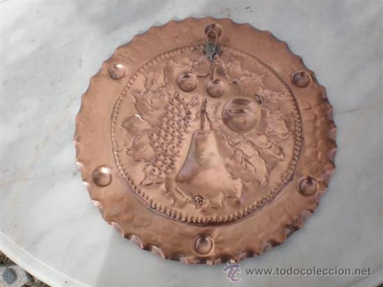 Antig&uuml;edades: pareja de platos de cobres - Foto 3