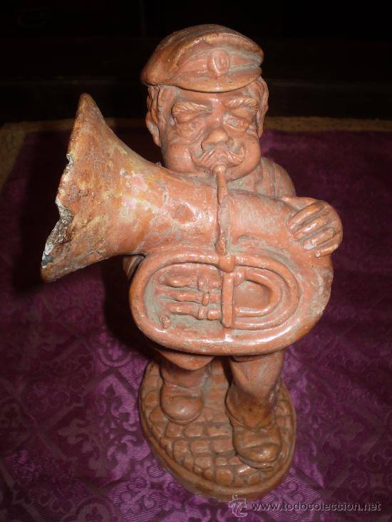 Antig&uuml;edades: TROMPETISTA DE YESO - Foto 1