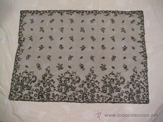 Antig&uuml;edades: MANTILLA N-1 DE ENCAJE DE GRANADA - Foto 1