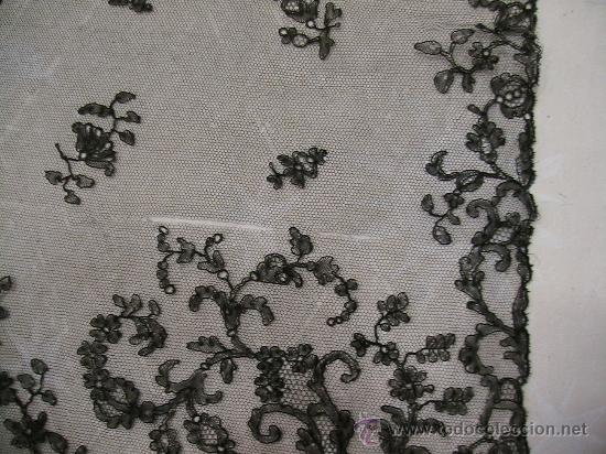 Antig&uuml;edades: MANTILLA N-7 DE ENCAJE DE GRANADA - Foto 2
