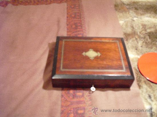 Antig&uuml;edades: preciosa caja siglo XIX - Foto 1