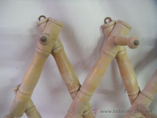 Antig&uuml;edades: ANTIGUA PERCHA DE MADERA  EXTENSIBLE - Foto 4