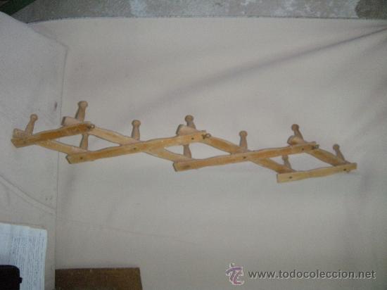 Antig&uuml;edades: ANTIGUA PERCHA DE MADERA  EXTENSIBLE - Foto 2