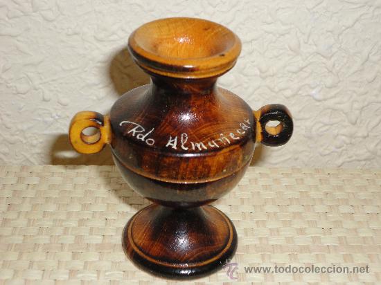 Antig&uuml;edades: ANFORA MINIATURA DE MADERA BARNIZADA . ALMU&Ntilde;ECAR A&Ntilde;OS 60