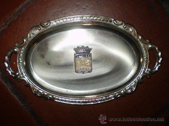 Antig&uuml;edades: BANDEJA PLATEADA CON EL ESCUDO DE ORENSE - Foto 1