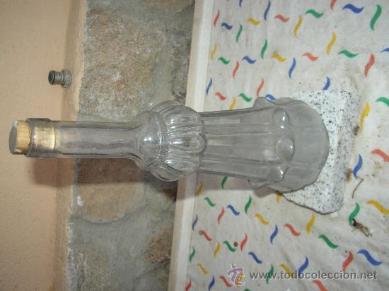 Antig&uuml;edades: PRECIOSA Y ANTIGUA BOTELLA DE LICOR. 30 CMS - Foto 1