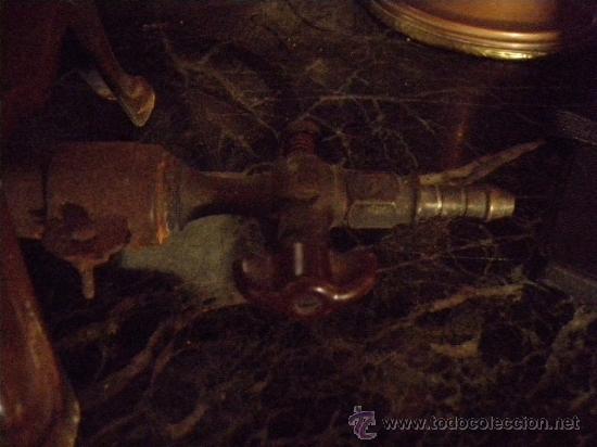 Antig&uuml;edades: estufa de hierro fundido esmaltada (en miniatura) - Foto 8