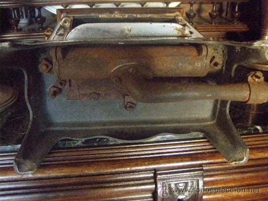 Antig&uuml;edades: estufa de hierro fundido esmaltada (en miniatura) - Foto 10